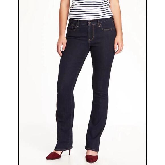 Old Navy Sweetheart Boot Cut Jeans Women's Size 8 - Mid Rise Dark Wash Denim - Picture 1 of 6